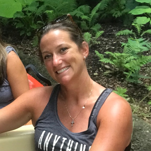 Meet your Posher, Jessica - Picture 1 of 1